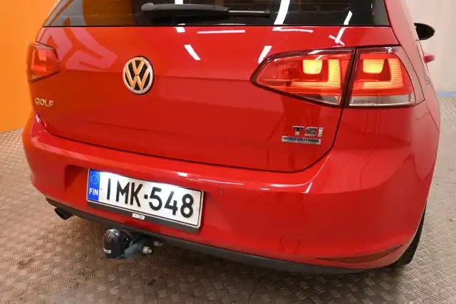 Punainen Viistoperä, Volkswagen Golf – IMK-548