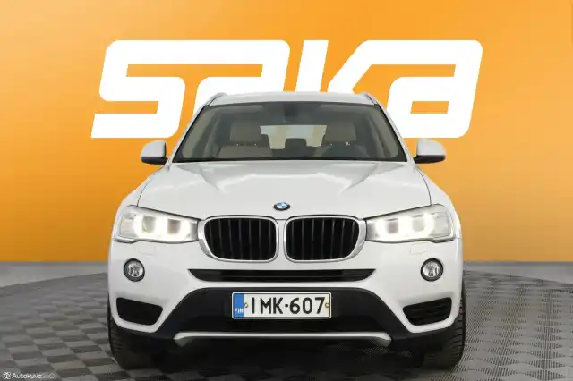 Valkoinen Maastoauto, BMW X3 – IMK-607