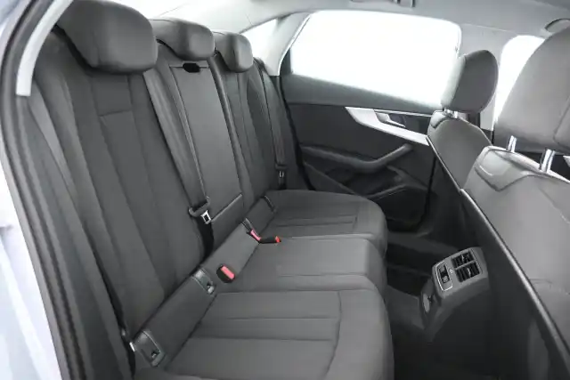 Hopea Sedan, Audi A4 – IMM-363