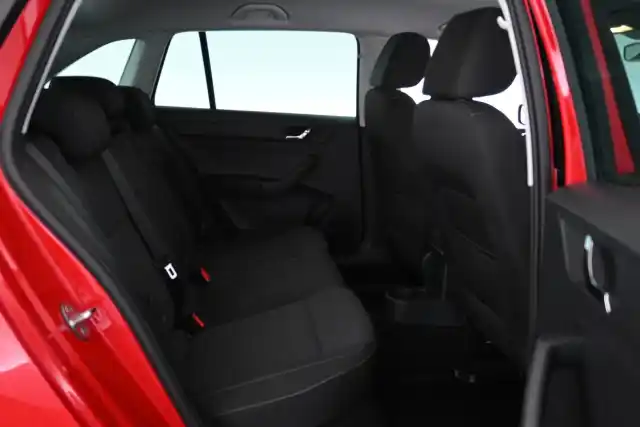 Punainen Viistoperä, Skoda Rapid – IMM-652