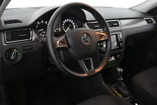 Punainen Viistoperä, Skoda Rapid – IMM-652