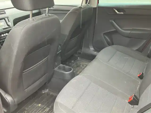Punainen Viistoperä, Skoda Rapid – IMM-652