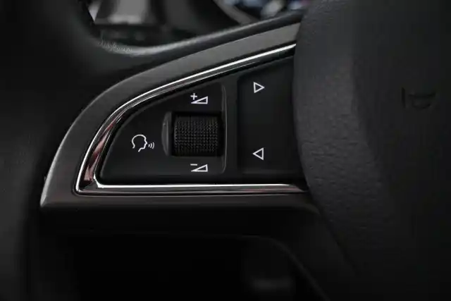 Punainen Viistoperä, Skoda Rapid – IMM-652