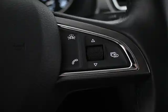 Punainen Viistoperä, Skoda Rapid – IMM-652