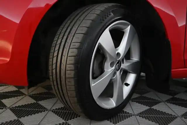 Punainen Viistoperä, Skoda Rapid – IMM-652