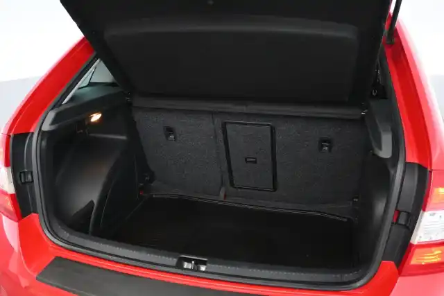 Punainen Viistoperä, Skoda Rapid – IMM-652