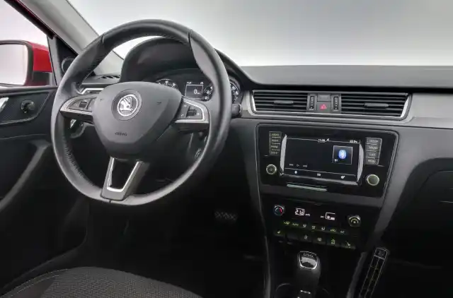 Punainen Viistoperä, Skoda Rapid – IMM-652
