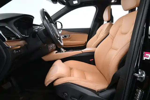 Musta Maastoauto, Volvo XC90 – IMM-745