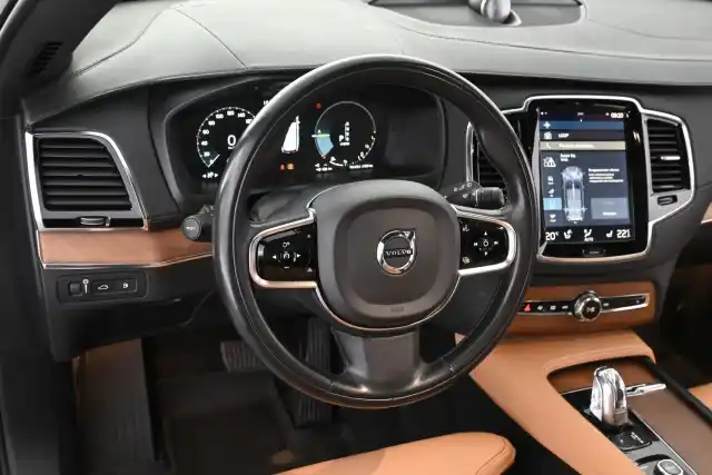 Musta Maastoauto, Volvo XC90 – IMM-745