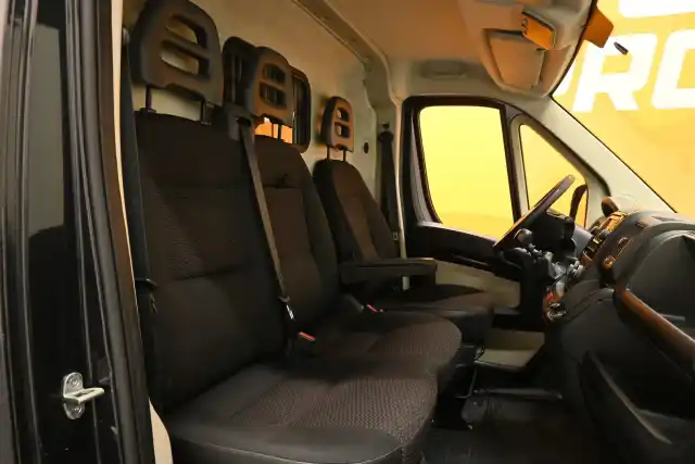 Harmaa Pakettiauto, Citroen Jumper – IMM-825