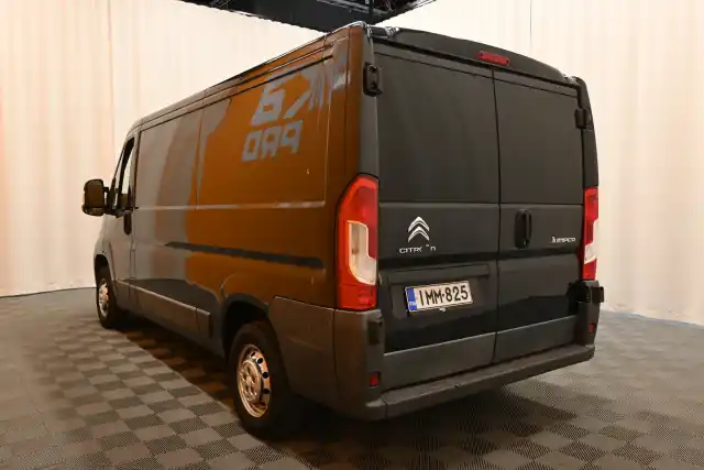 Harmaa Pakettiauto, Citroen Jumper – IMM-825
