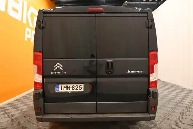 Harmaa Pakettiauto, Citroen Jumper – IMM-825