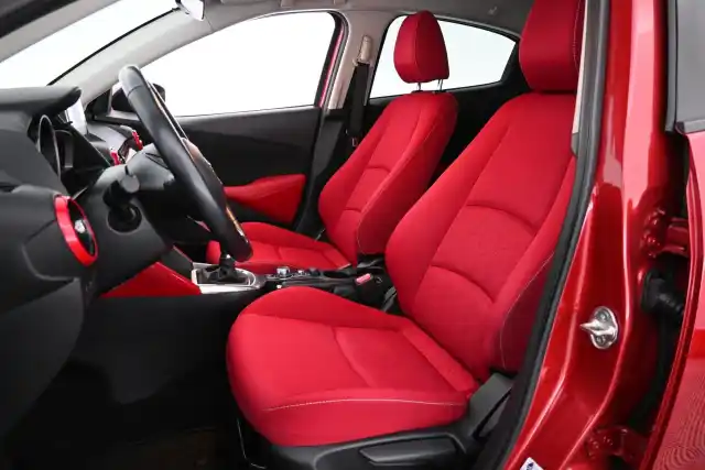 Punainen Viistoperä, Mazda 2 – IMN-956