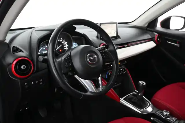 Punainen Viistoperä, Mazda 2 – IMN-956