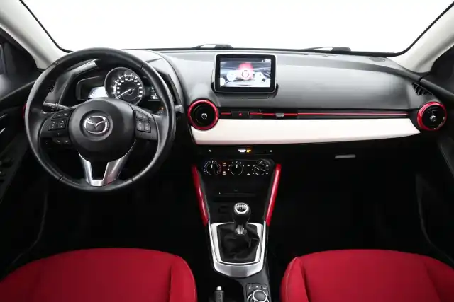 Punainen Viistoperä, Mazda 2 – IMN-956
