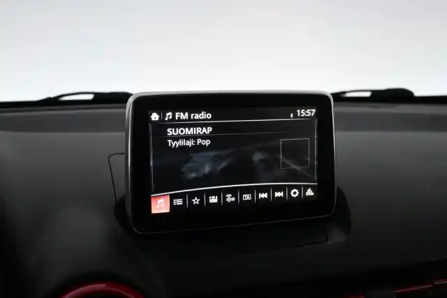 Punainen Viistoperä, Mazda 2 – IMN-956