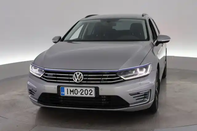 Harmaa Farmari, Volkswagen Passat – IMO-202