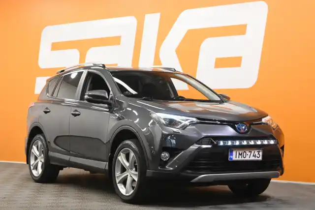 Harmaa Maastoauto, Toyota RAV4 – IMO-743