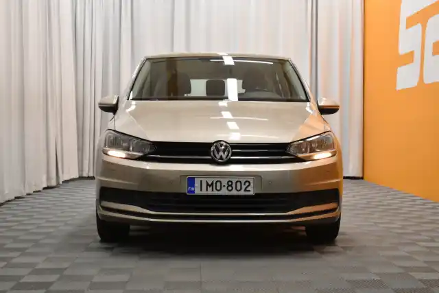 Beige Tila-auto, Volkswagen Touran – IMO-802