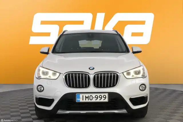 Valkoinen Maastoauto, BMW X1 – IMO-999