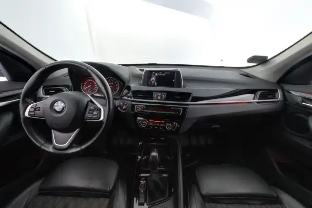 Valkoinen Maastoauto, BMW X1 – IMO-999