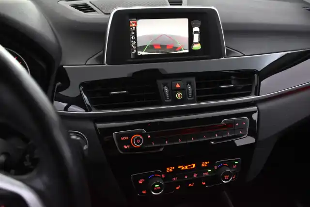 Valkoinen Maastoauto, BMW X1 – IMO-999