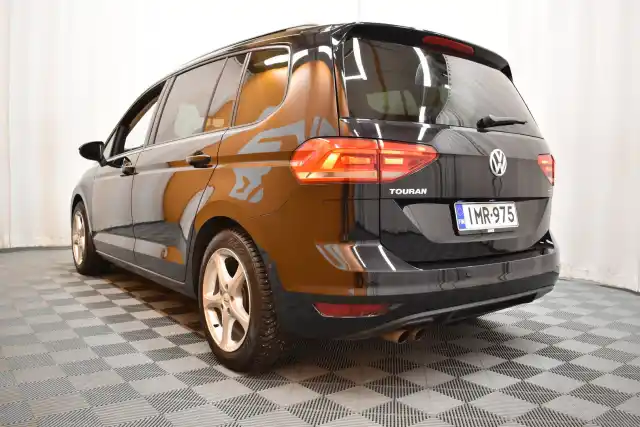 Musta Tila-auto, Volkswagen Touran – IMR-975