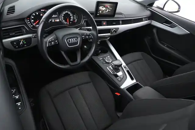 Valkoinen Farmari, Audi A4 – IMT-126