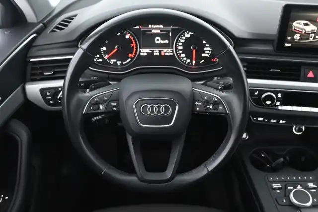 Valkoinen Farmari, Audi A4 – IMT-126