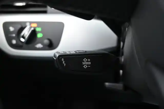 Valkoinen Farmari, Audi A4 – IMT-126