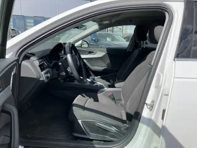Valkoinen Farmari, Audi A4 – IMT-126