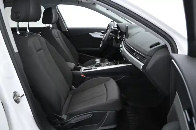 Valkoinen Farmari, Audi A4 – IMT-126