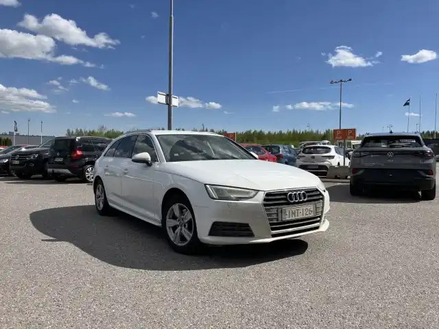 Valkoinen Farmari, Audi A4 – IMT-126