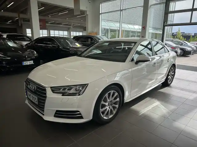 Valkoinen Sedan, Audi A4 – IMT-925