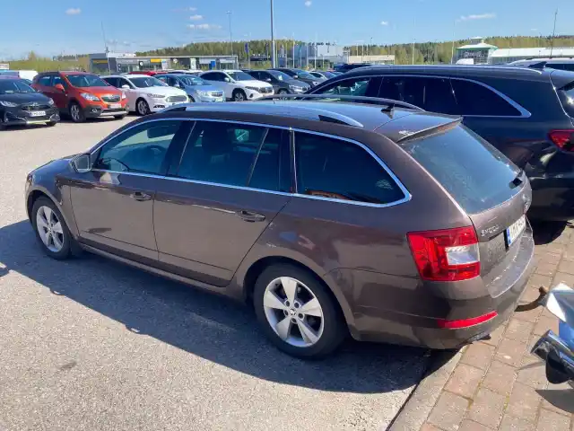 Ruskea (beige) Farmari, Skoda Octavia – IMX-455