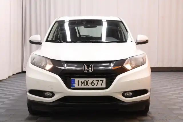 Valkoinen Maastoauto, Honda HR-V – IMX-677