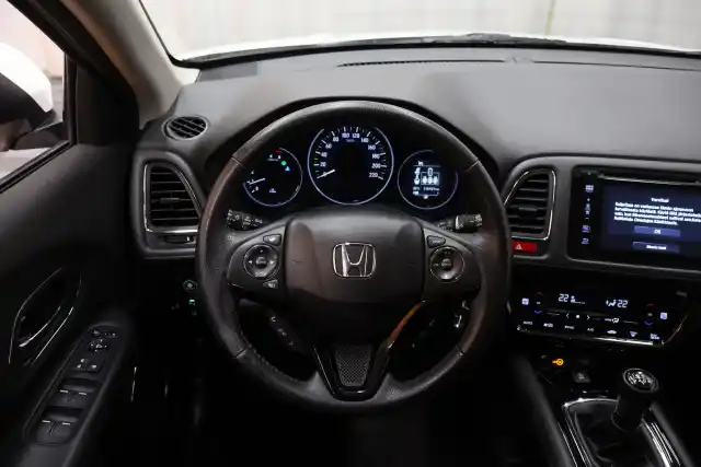 Valkoinen Maastoauto, Honda HR-V – IMX-677