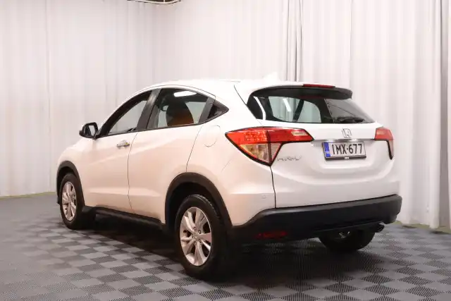 Valkoinen Maastoauto, Honda HR-V – IMX-677