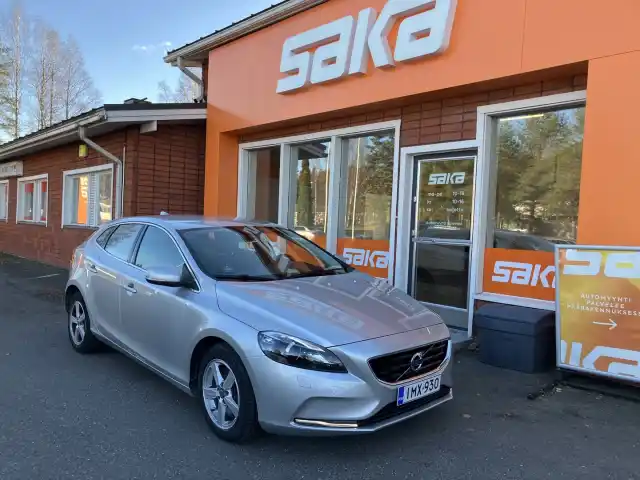 Harmaa Viistoperä, Volvo V40 – IMX-930