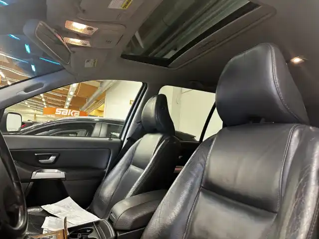 Hopea Henkilöauto, Volvo XC90 – IMZ-677
