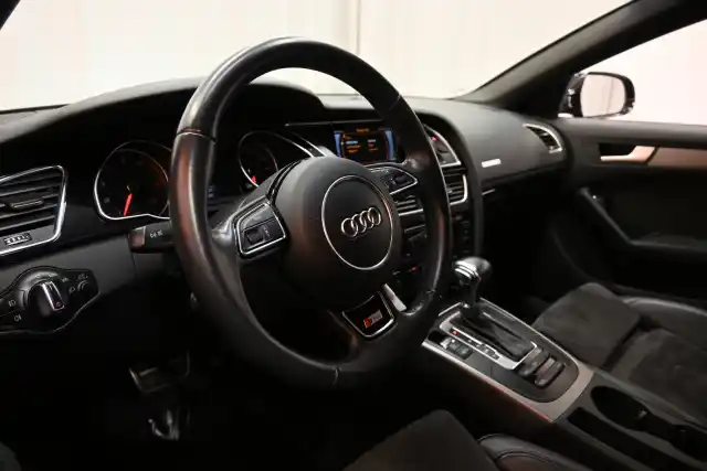 Musta Viistoperä, Audi A5 – INA-178