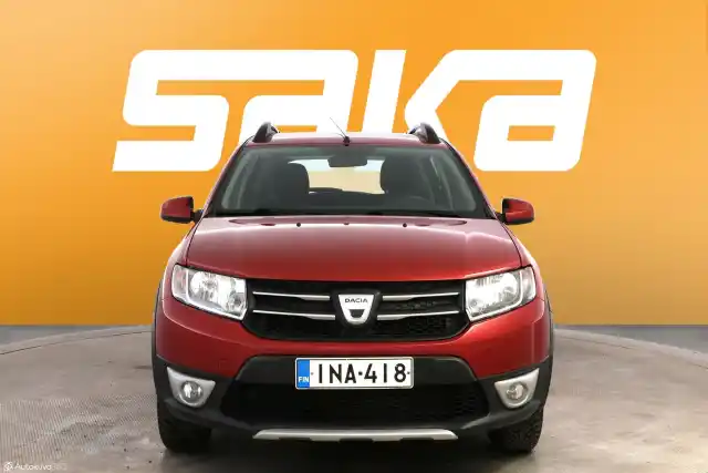 Punainen Viistoperä, Dacia Sandero – INA-418