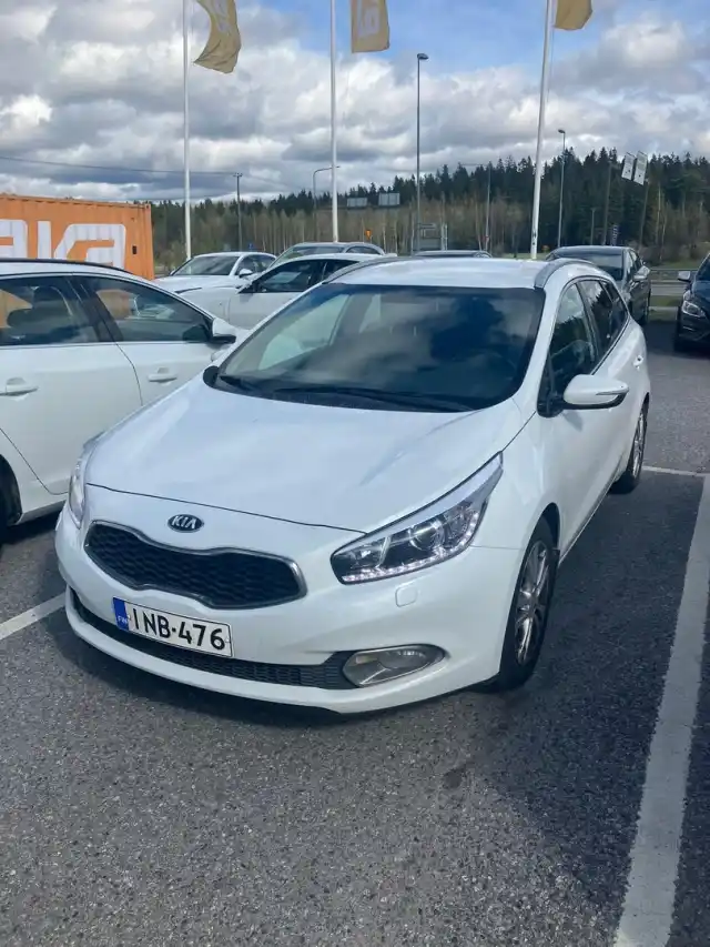Valkoinen Farmari, Kia cee'd – INB-476