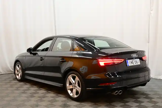 Musta Sedan, Audi A3 – INE-561