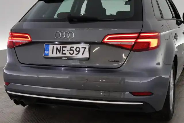 Harmaa Viistoperä, Audi A3 – INE-597