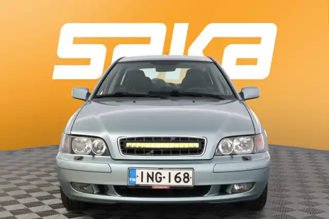 Vihreä Farmari, Volvo V40 – ING-168