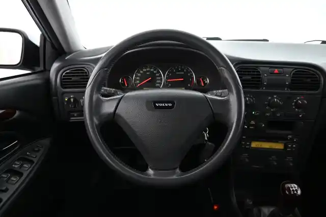 Vihreä Farmari, Volvo V40 – ING-168