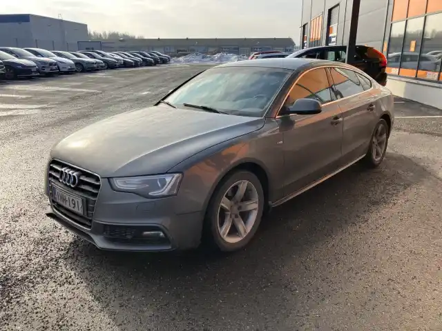 Harmaa Viistoperä, Audi A5 – INH-191