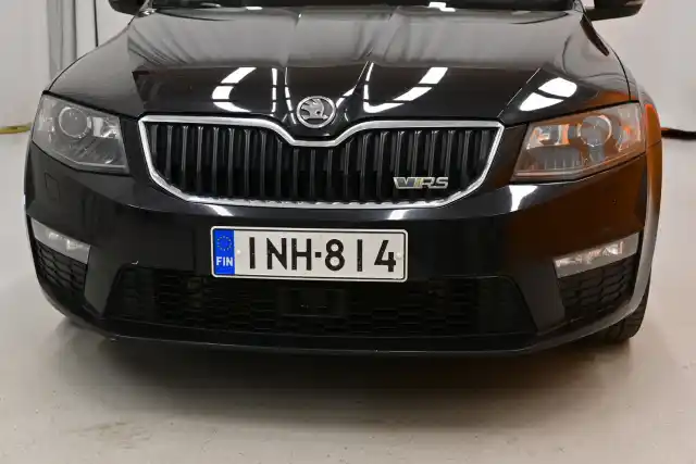 Musta Farmari, Skoda Octavia – INH-814