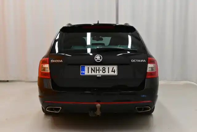 Musta Farmari, Skoda Octavia – INH-814